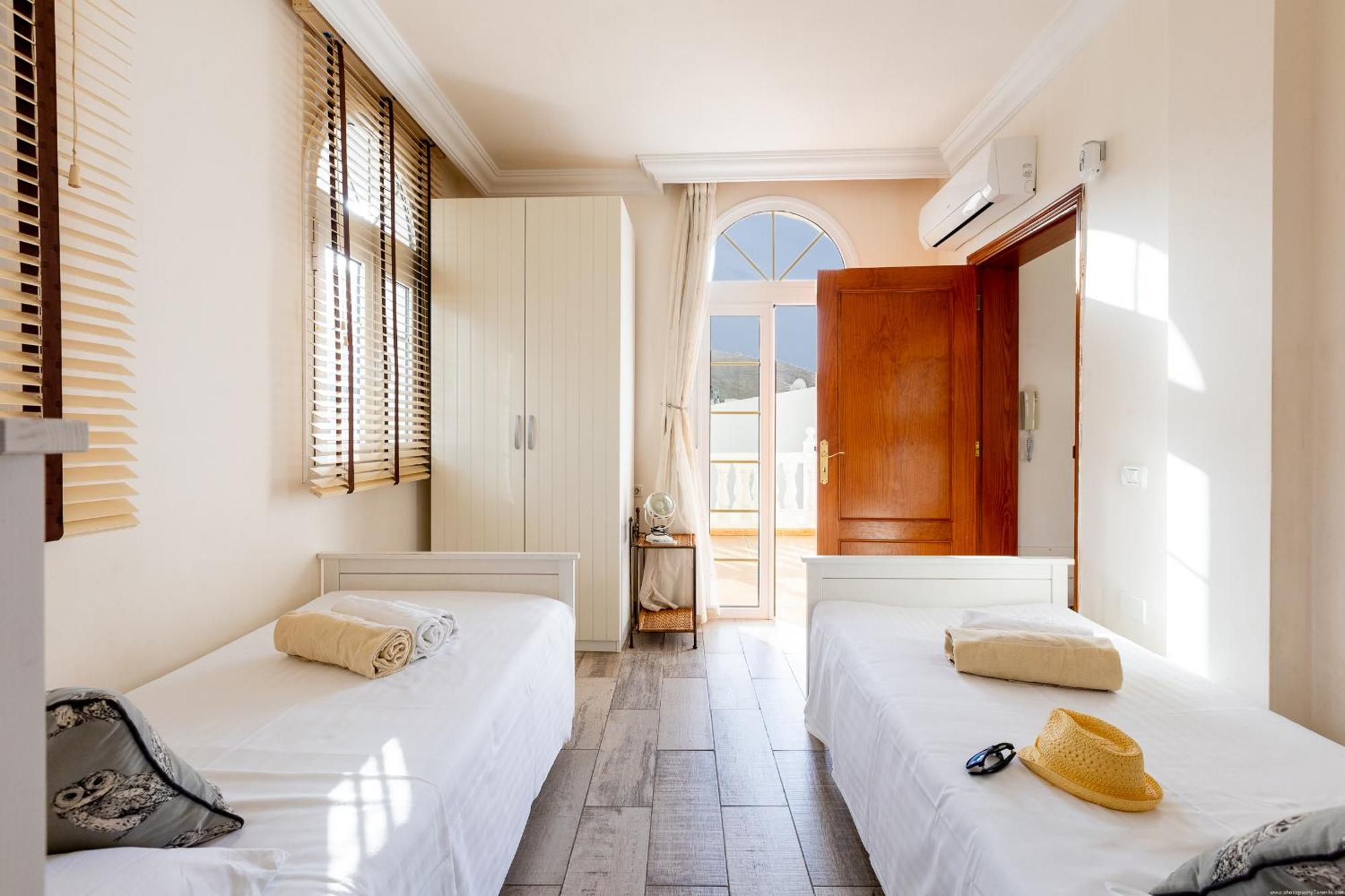 Villa Ocean Palm, Heated Pool! 阿德耶 外观 照片