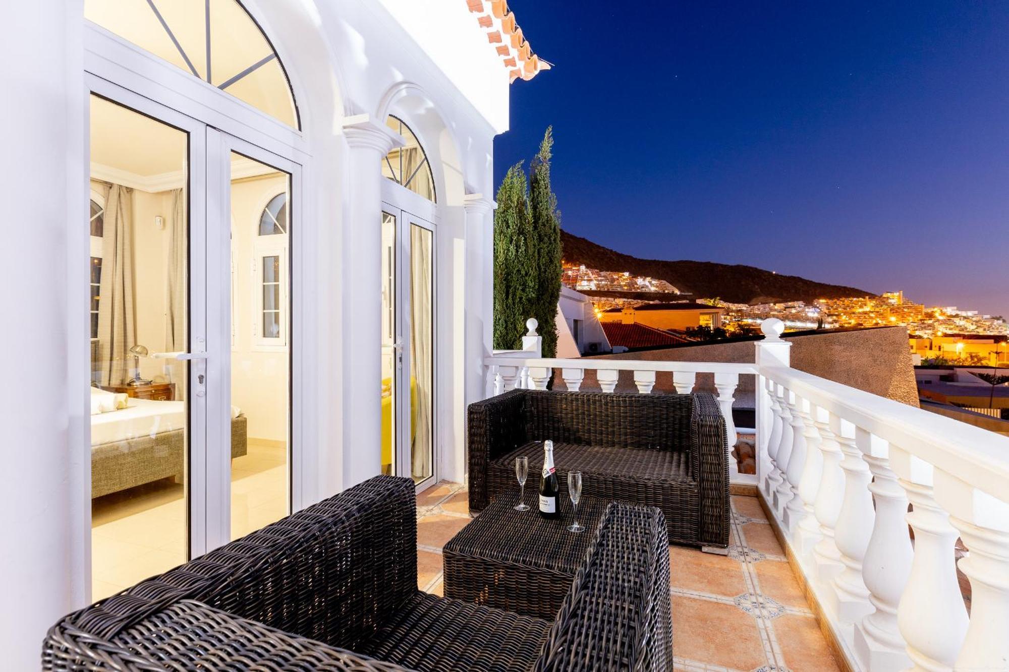 Villa Ocean Palm, Heated Pool! 阿德耶 外观 照片